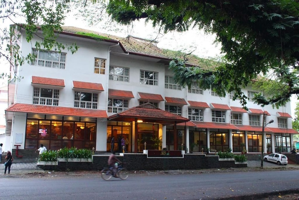 NO 18 HOTEL — photo 2